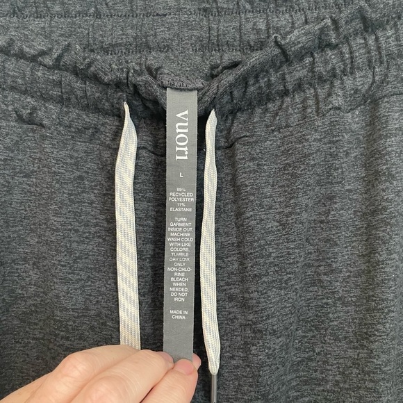 Vuori men’s performance joggers charcoal grey size large - Picture 3 of 6